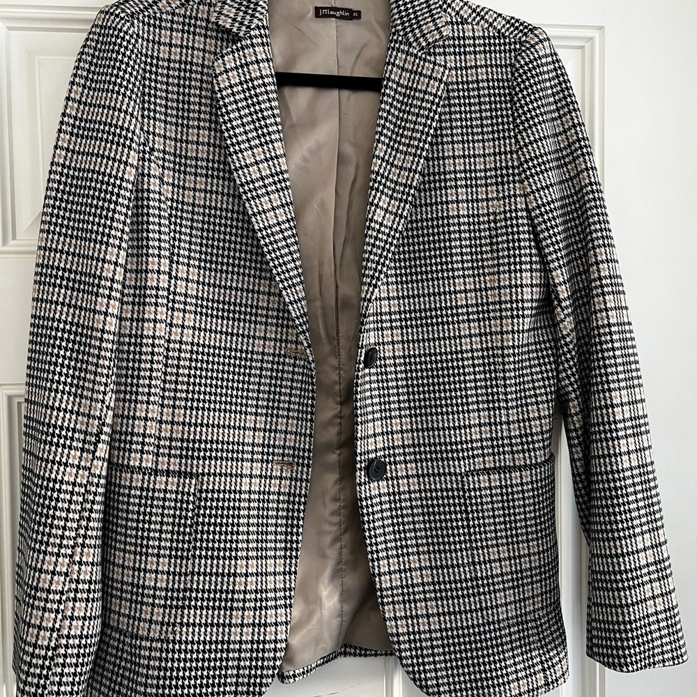 McLaughlin women retro blazer.  Like new wore it twice.